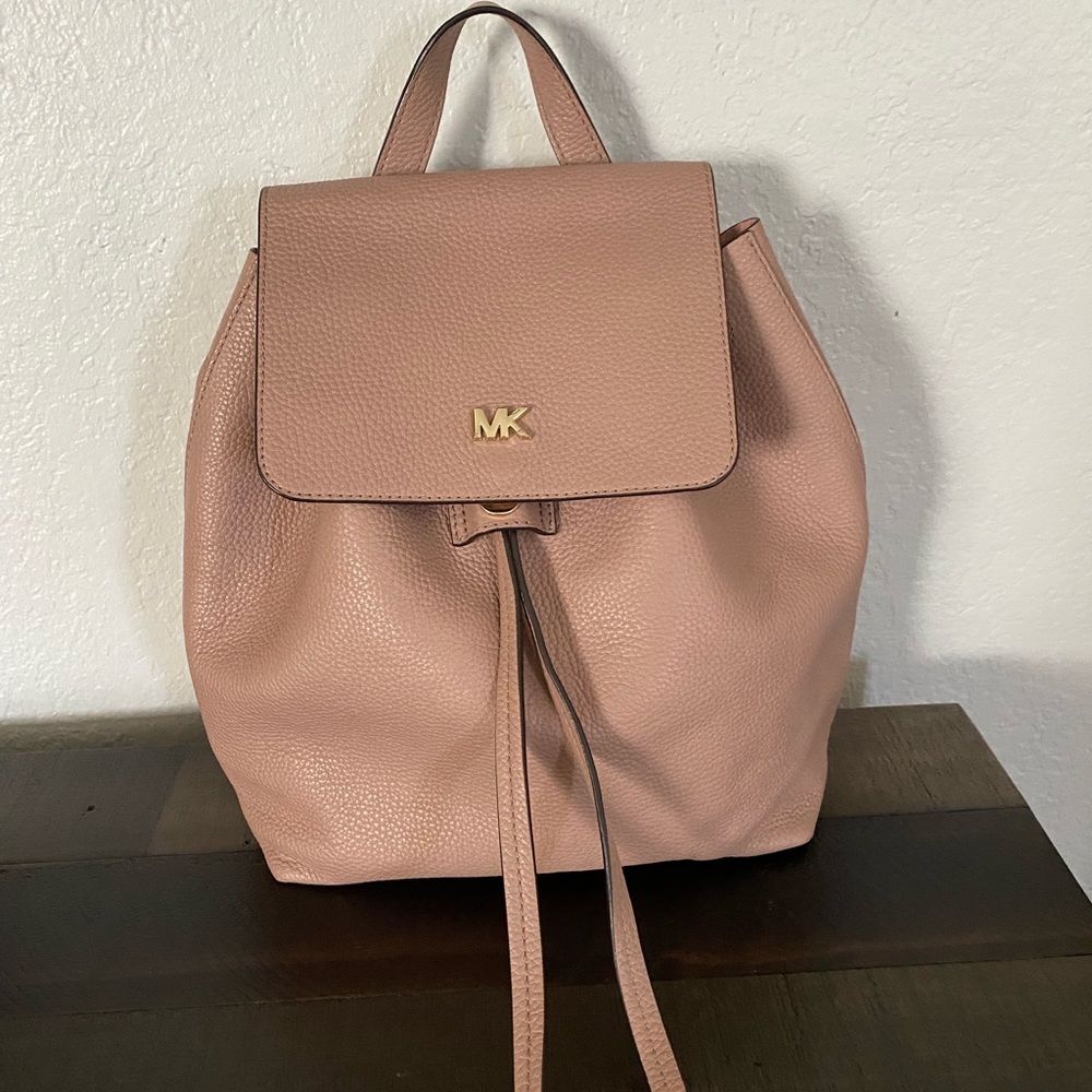 Micheal Kors Junie  Medium size Flap Backpack; Trendy Women's backpack